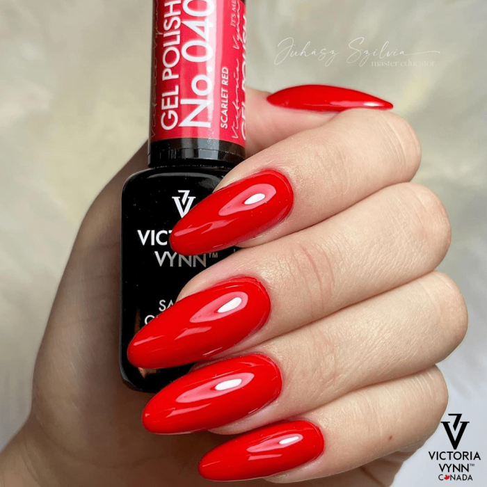 Victoria Vynn™ - Salon Gel Polish | #040 Scarlet Red TPO Houdbaarheidsdatum 09/2025