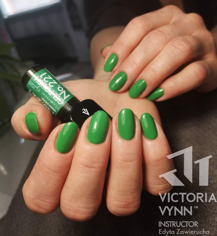 Victoria Vynn™ - Salon Gel Polish  | #221 Green Grass